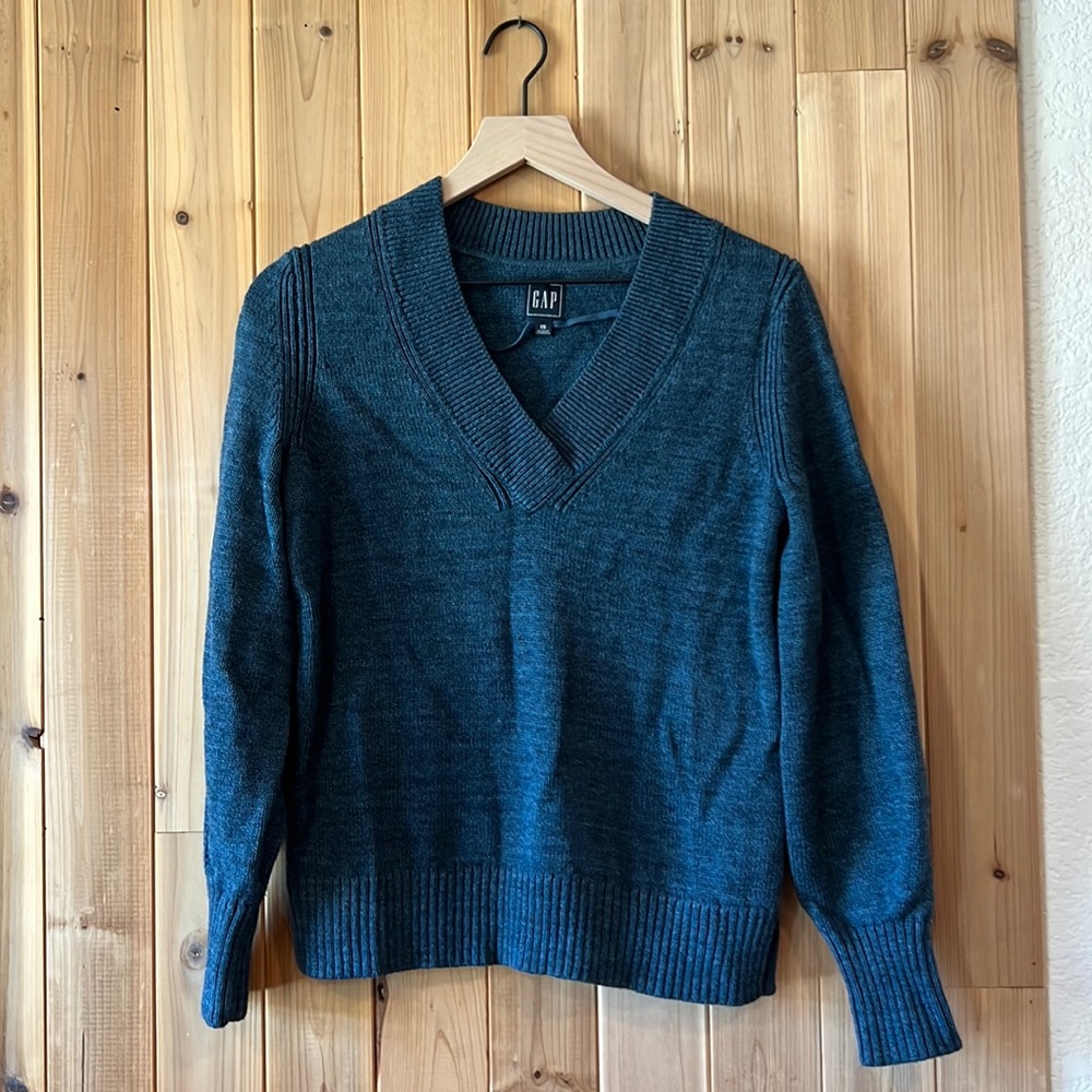 Women’s Gap Blue Sweater